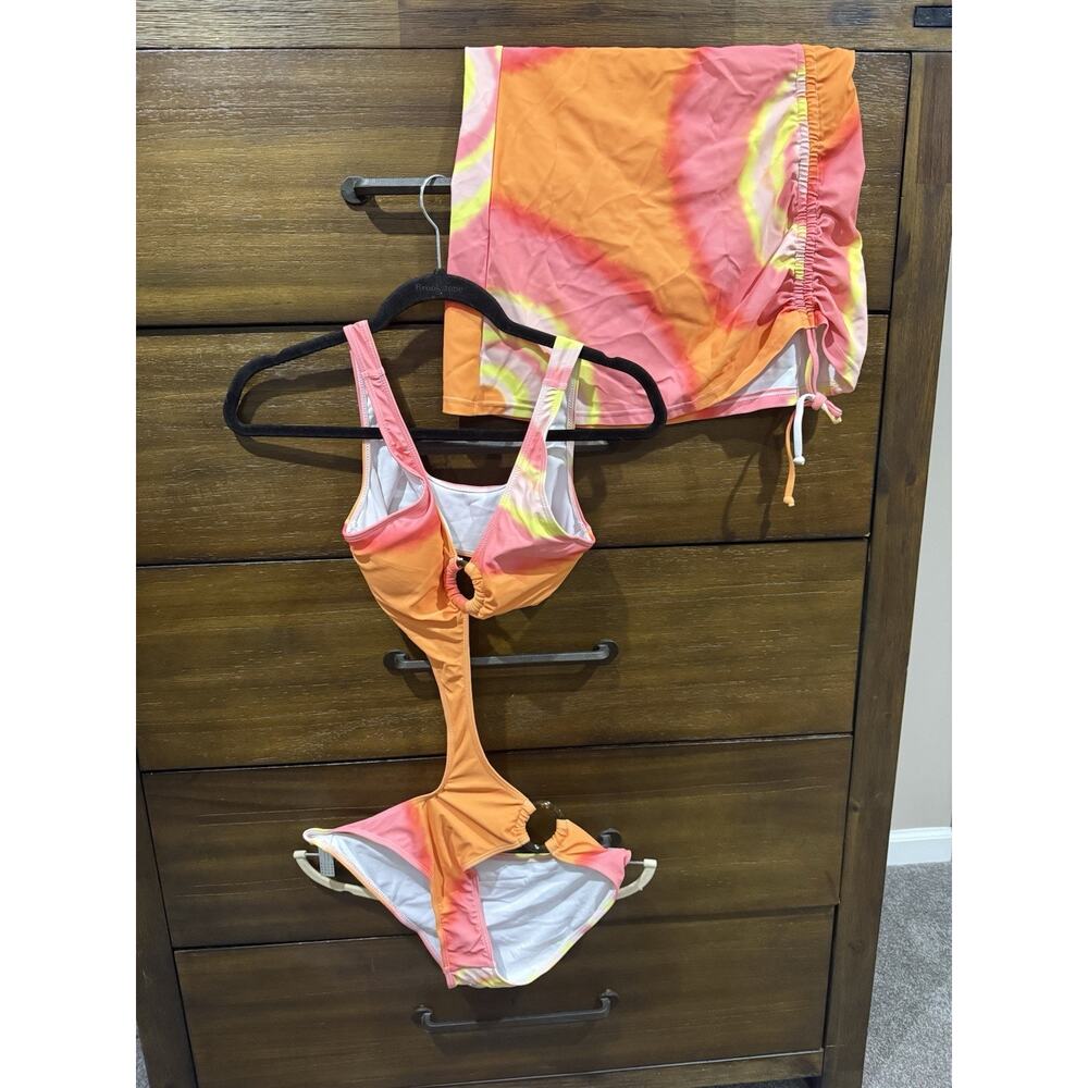 NWT Cider One Piece Cut out With Matching Skirt  Groovy Swimsuit Bikini Size M